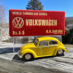 K.K. SAKURA Die-cast VW Volkswagen Beetle 1:43 World Famous Car Series No. A-5 JAPAN