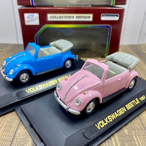 ROAD LEGENDS 1967 VW Beetle Convertibles (2 Car Set) 1:43 Die-Cast Scale