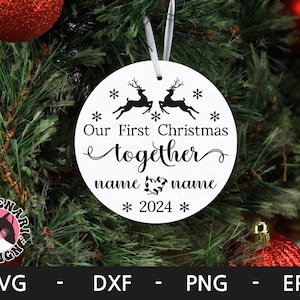 2024 Nuestra primera Navidad juntos svg, Adornos navideños svg, Nuestra primera Navidad svg, dxf, png, eps, archivos svg para cricut
