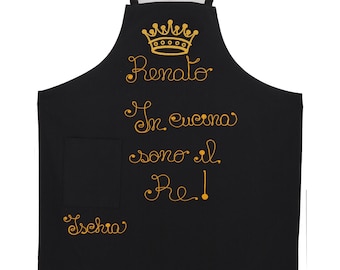 Tablier de cuisine de chef personnalisé avec nom et phrase Couronne artisanale brodée Idée cadeau 100% coton Fabriqué en Italie