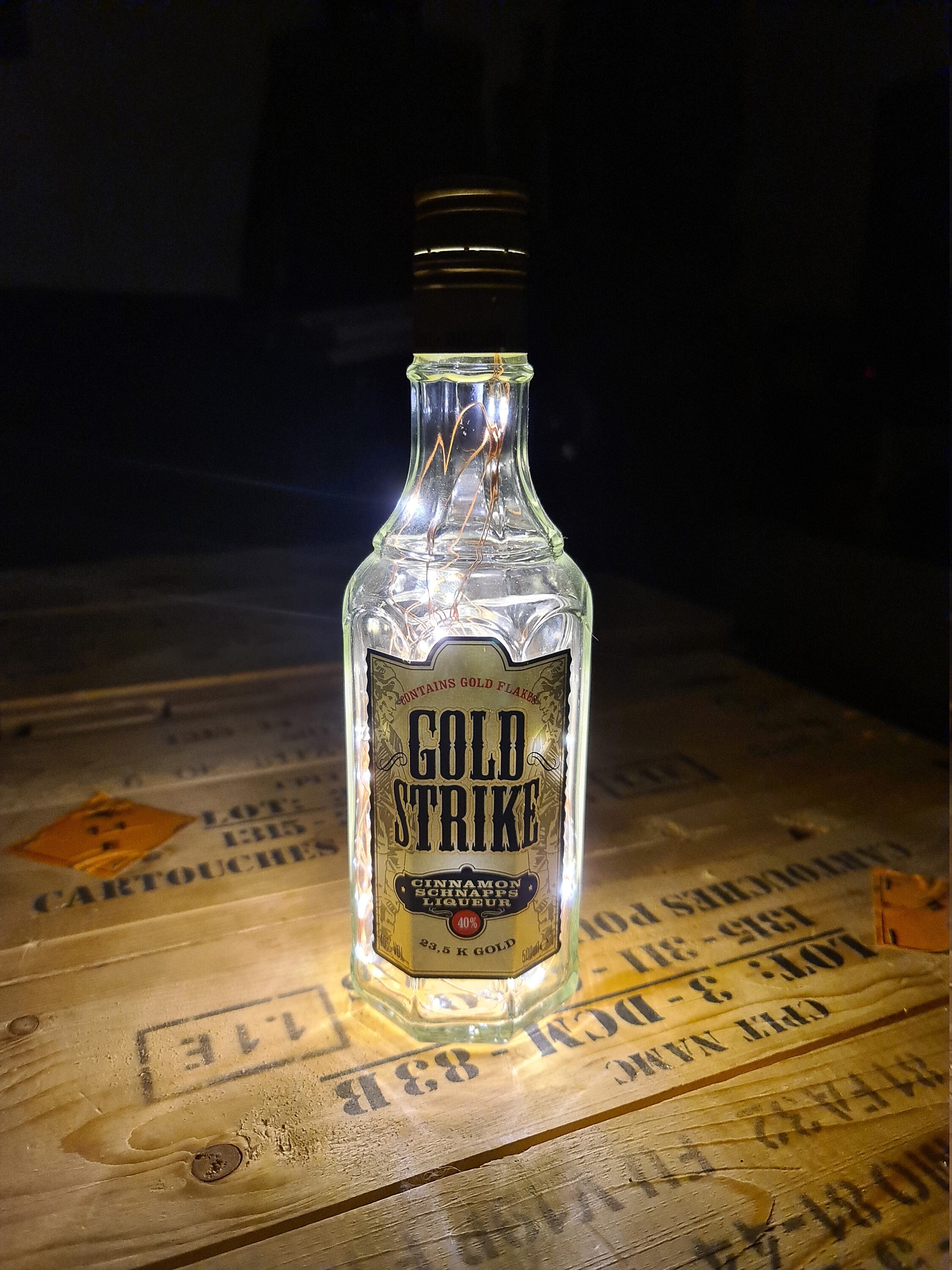 Lampe Gold Strike Cinnamon Schnapps Liqueur