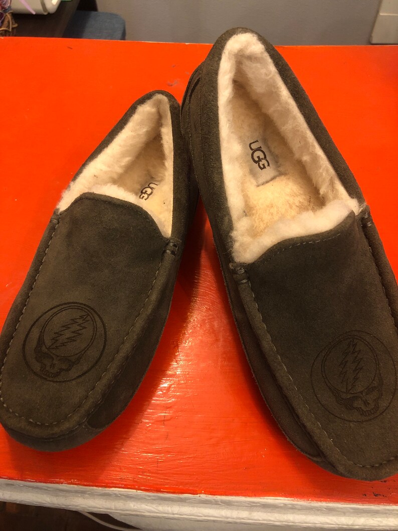 mens slippers 9.5