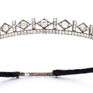Sparkling Majesty Luxurious Cubic Zirconia Bridal Tiara/ Sterling Silver Bridal Tiara for Her/ Sparkling Tiara