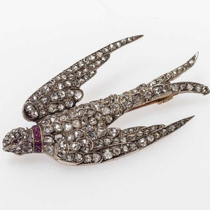 Beautiful Handmade Antique Diving Swallow Natural Rose Cut Diamond Silver Brooch