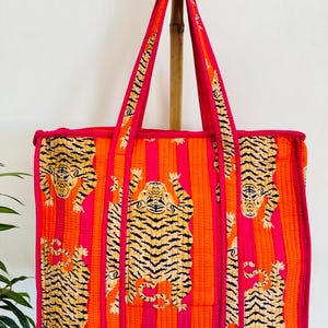 Handgemachte Baumwolle Pink Tiger Print reversibel Einkaufstasche, große Einkaufstasche, gesteppte Tasche, den täglichen Gebrauch oder ein Geschenk für jemanden Besonderes / gelegentlich