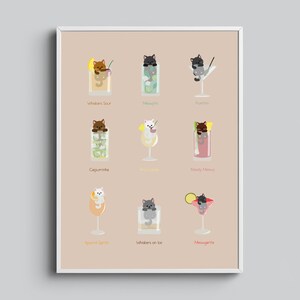 Cocktail Katzen Poster – Katzen & Drinks Illustration auf Beige | Humorvolles Wandbild für Bar, Küche oder als Geschenk
