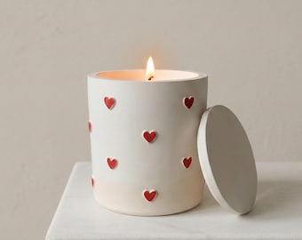 "Heart" Candle: sweet vanilla scented candle with plaster container