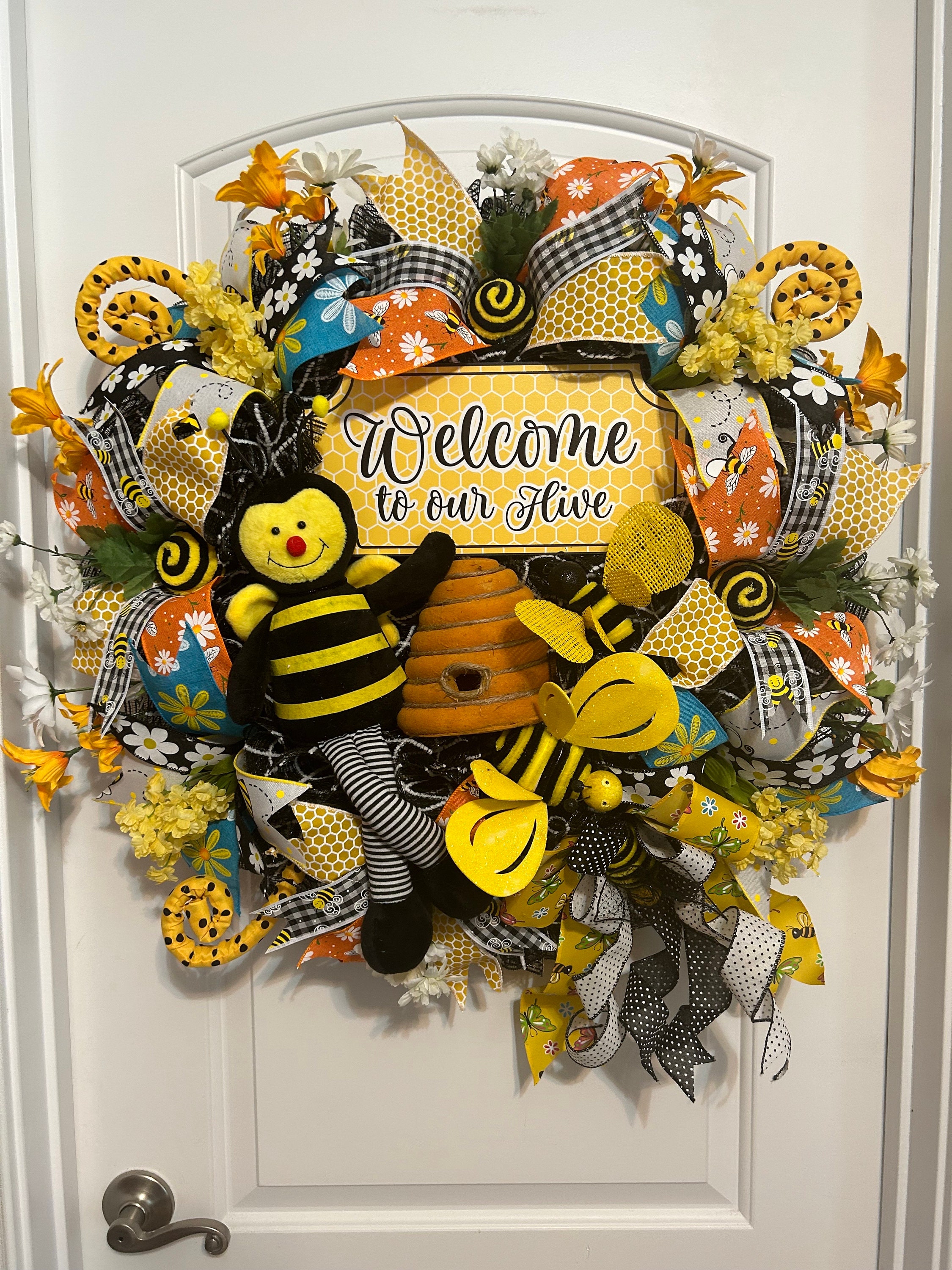 Bees and Honey Comb Front Door Decor. Beekeeper Home Decoration. Honeycomb  Decor. Farmhouse Porch Wreath, Yellow Worker Bees Kitchen Decor 