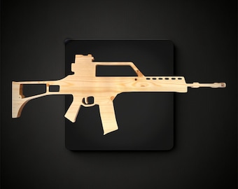 Erinnerung Bundeswehr ähnl. G36 aus massivem Kiefern/- Fichtenholz