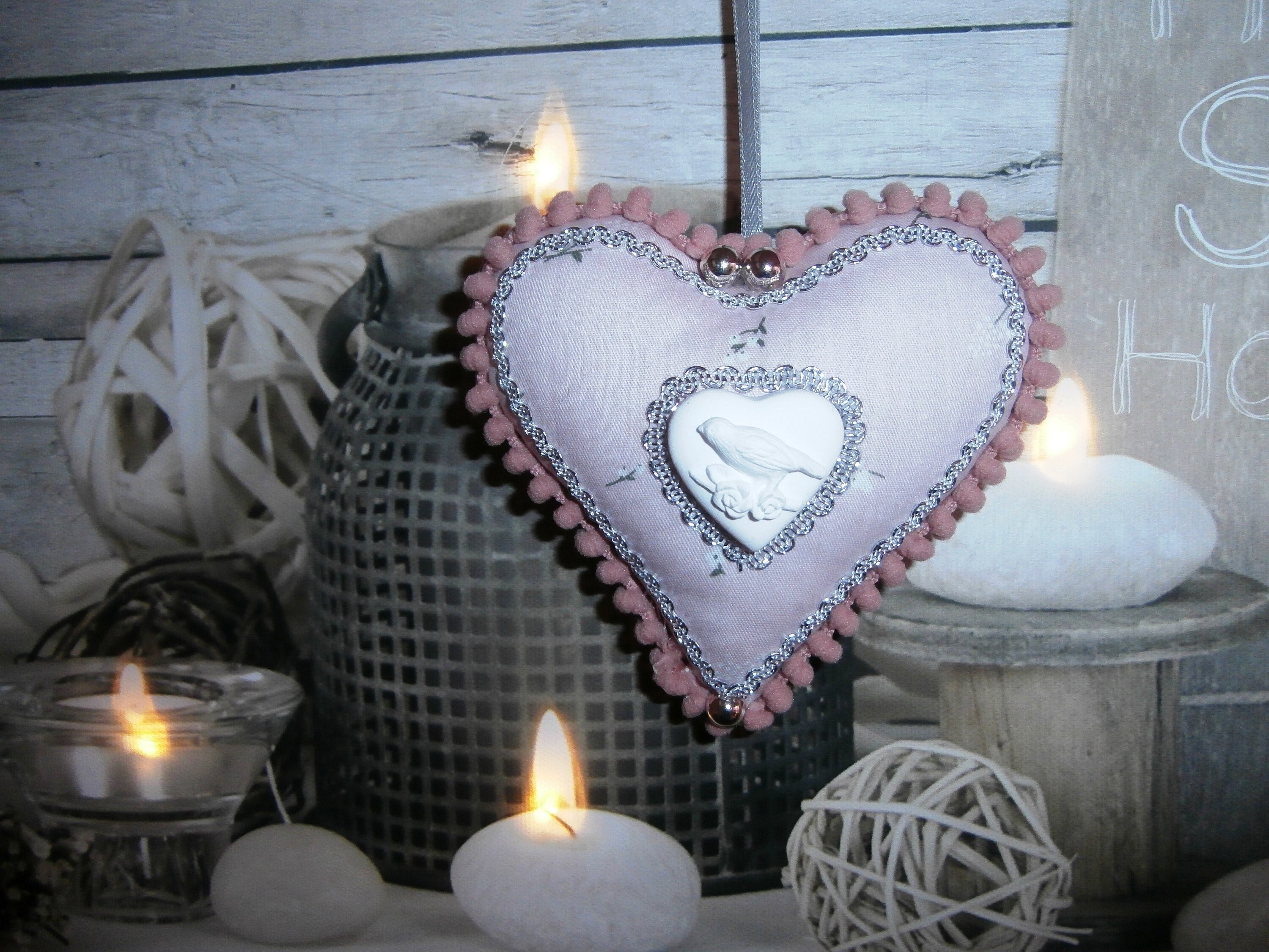 Décoration de Coeur en Tissu avec Oiseau Plâtre