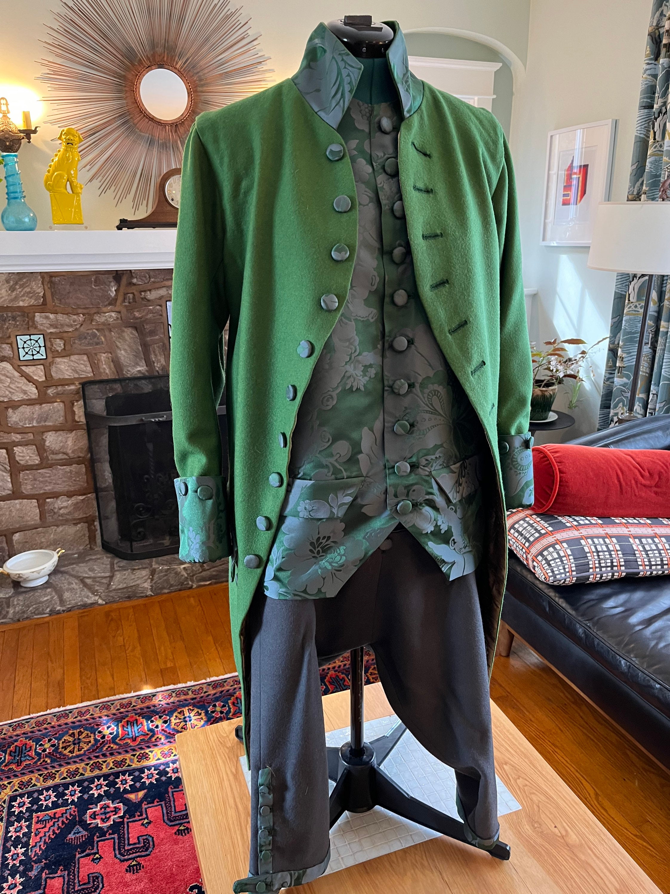 Men's 18th century clothing deals