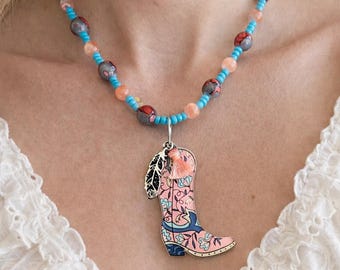 Collar con colgante de bota vaquera, bota vaquera rosa, collar con cuentas, regalo de vaquera, joyería de rodeo