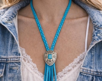 Turquoise leren franjeketting, westerse statementketting, cowgirl-sieraden, zuidwestelijke bolo-stijl ketting, country-westerncadeau