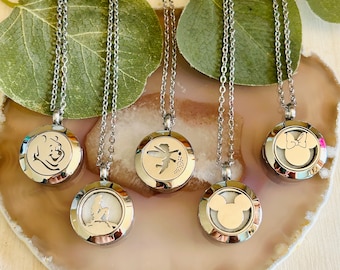 Collar con silueta de personaje para niños, collar con personaje de cuento de hadas para niños, joyería con personajes mágicos, collar con dijes para niños o niñas