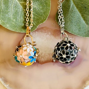 Women’s Flower Defuser Balls Necklace, Women’s Defuser Necklace
