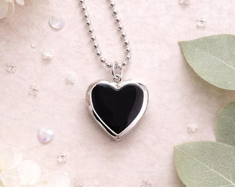 Collar con medallón de corazón negro que cambia de color, joyería que cambia de color, medallón de corazón plateado, regalo para adolescente, collar gótico lindo