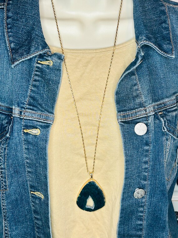 天然グリーンアゲートペンダントネックレス：ゴールドケーブルチェーン