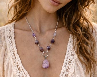 Lila Perlen Kristall Anhänger Halskette, Amethyst Stein Halskette, Boho Edelstein Schmuck, Cottagecore Halskette, Geschenk für Sie