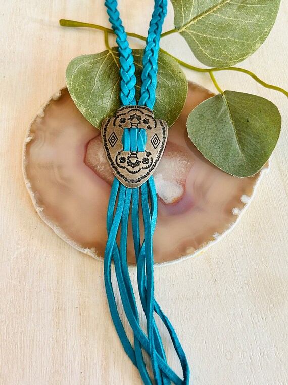 Western Concho Hair Tie – Navajo Indian Style Medallion with Turquoise Accent Western Style Navajo Turquoise Sterling Bolo Tie 33936 main image 2