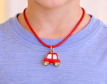 キッズカーネックレス、かわいい赤い車チャームネックレス、男の子にも