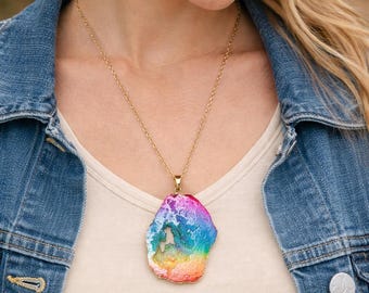 Collier arc-en-ciel en agate druzy, pendentif en or, collier en cristal coloré, bijoux tendance bohème, cadeau pour elle