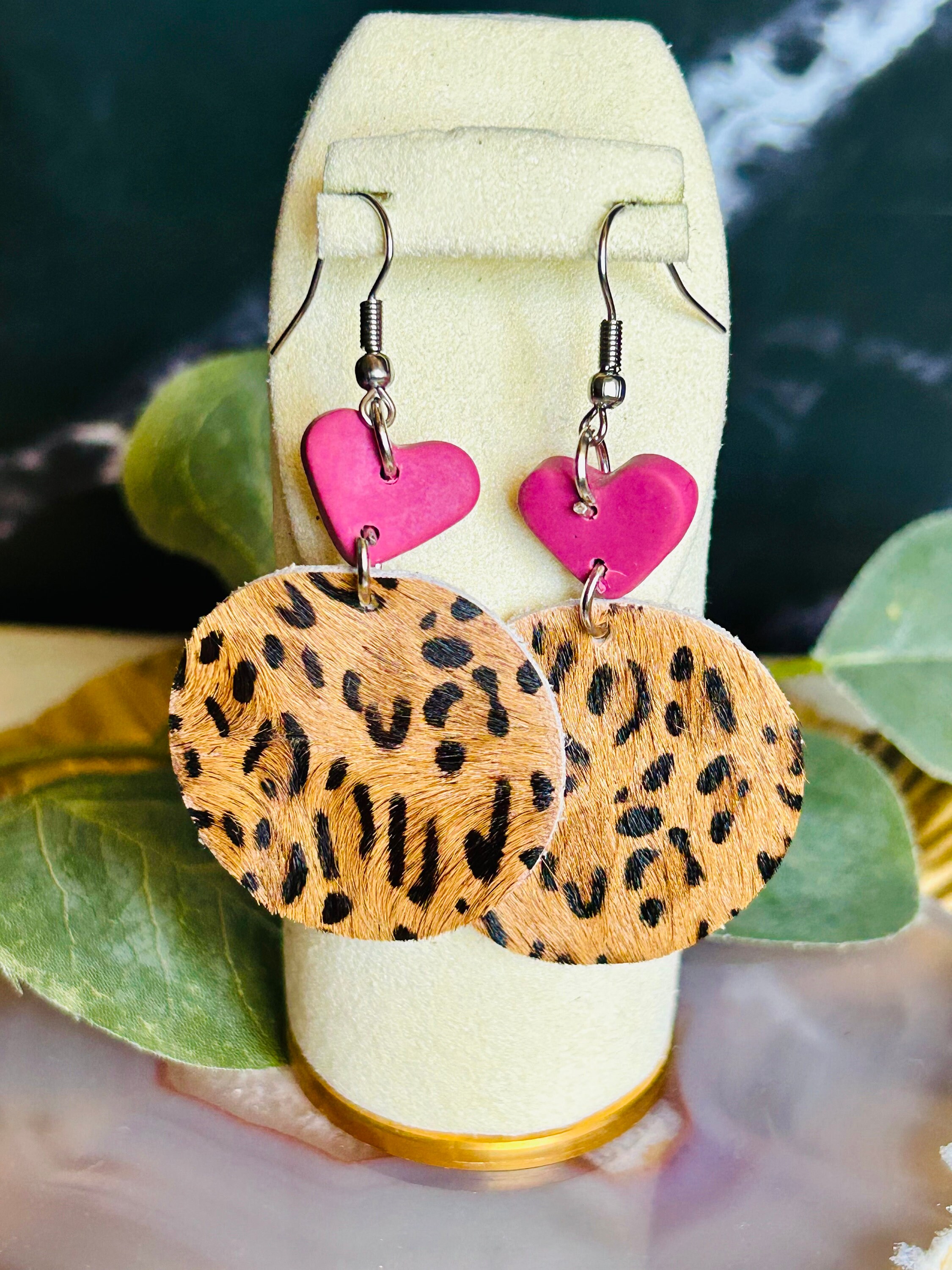 Boucles D'oreilles Pendantes Rondes En Cuir Léopard Et Métal - Style Ethnique Chic - Neuf Avec étiquettes
