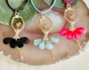 Collier Fantaisie Femme Avec Fleurs Marguerites En Strass Et Perles Jaunes