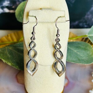 Women’s Silver Twisted Earrings , Women’s Drop Earrings D5
