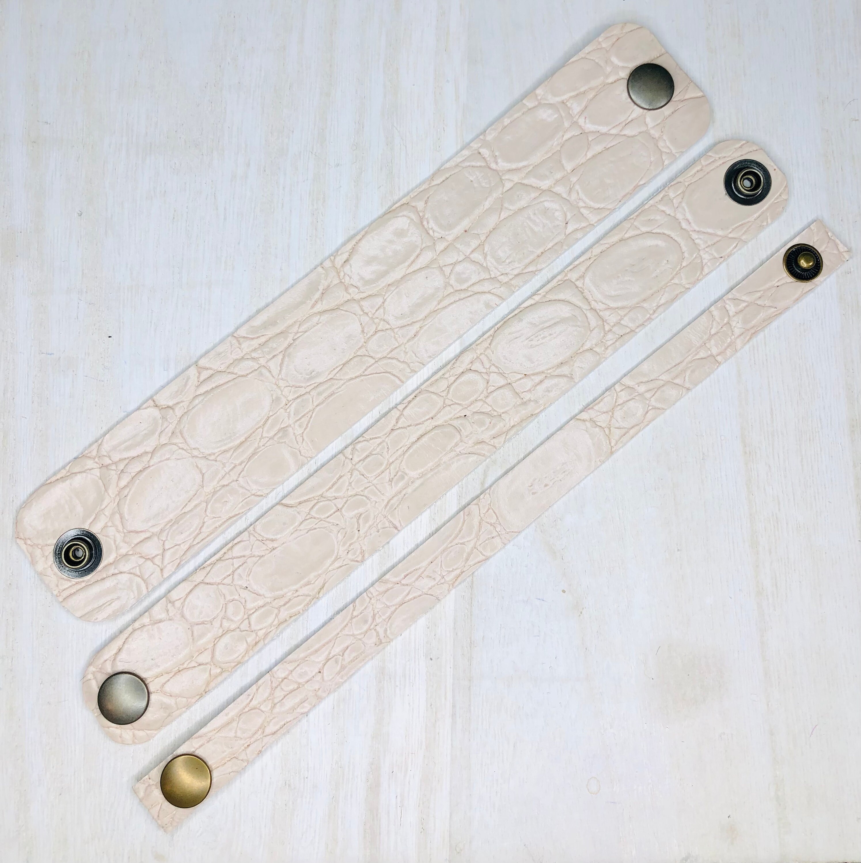Neutral Croc Embossed Leather Cuff Bracelet | Beige Wide  display picture 1