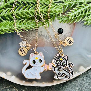 Weirdo 1 Weirdo 2 Necklace - Etsy