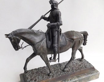 馬に乗ったブロンズ馬上槍試合の騎士の彫刻 – 中世のトーナメント決闘