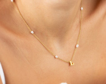 Yoosteel Collana Girocollo Con Perle E Iniziale In Ottone – Delicata Catena Con Lettera, Chiusura Doppia, Regalo In Scatola Blu