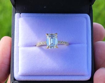 2,00 karaat smaragd geslepen diamanten verlovingsring | Verborgen halo, pavé-band, IGI-gecertificeerd, 14k goud