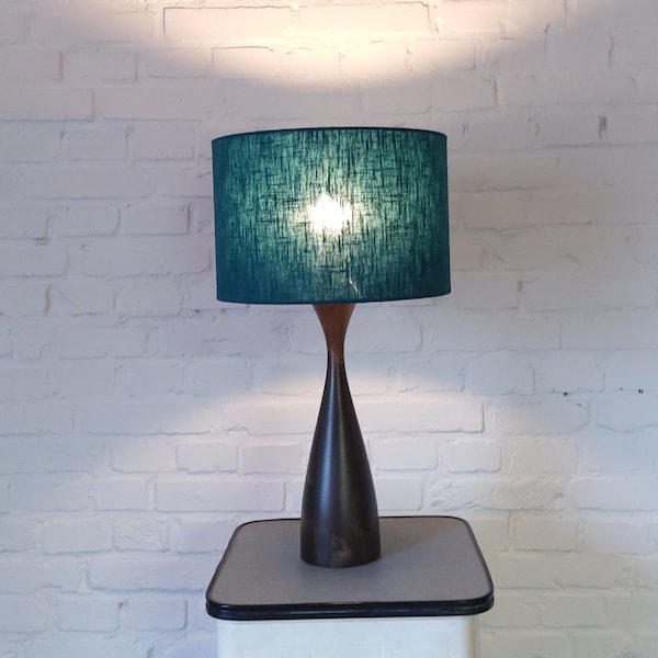 Lampe de table en bois vintage ; pied de lampe en bois rétro vintage avec abat-jour en lin couleur essence fait main, lampe de table mcm.