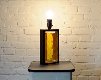 Zeer bijzondere vintage Scandinavische lampvoet van glas en hout, mcm lamp, gele glazen lamp