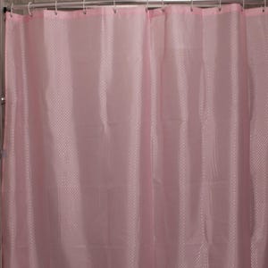 Op de afbeelding: Een witte keramische mok met een zwarte handgreep en de tekst "But First, Coffee" in een vetgedrukte, zwarte letter. De mok staat tegen een vage achtergrond, wat het strakke ontwerp benadrukt.