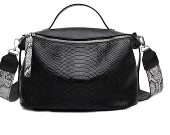 Vegan Leather Crossbody Bag: Fashion Shoulder Bag with Adjustable Strap
