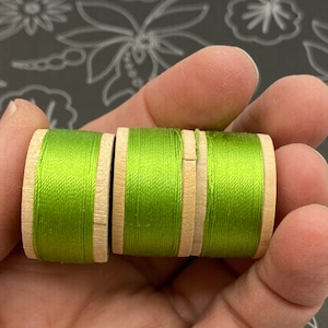 Vintage pure silk twist buttonhole thread 3 spools of ‘Kelly Green’ 10 yards each