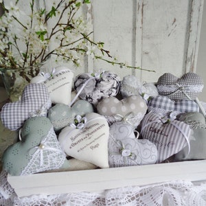 Stoffherzen 9x9cm, grau - weiß, freie Musterwahl, romantisches Landhaus,Shabby, Vintage, zum Aufhängen, Fensterdeko, französisches Landhaus