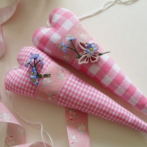 2 fabric hearts 6x19cm,country house, shabby, checked, for hanging, forget-me-not, butterfly, decorative hearts,window decoration,pink,white