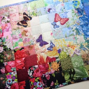 蝶の庭の壁掛け、蝶、パッチワークキルト、テーブルランナー、グラデーション、水彩画、花柄カーペット、花、壁飾り
