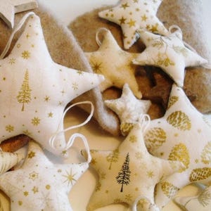 5 Fabric stars,several variations,fabric stars to hang up ,Christmas tree ornaments,gold,cream,beige,natural,gold,Christmas decoration