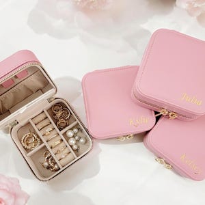 Valentinstag Geschenk, Saffiano Leder Medium Square Schmuck Reiseveranstalter, Perfektes Geschenk für Hochzeit Brautjungfer, Freunde, Familie, Mutter, Frauen