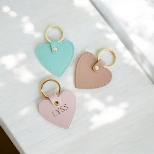 New Genuine Leather Personalized Heart Shape Key Chain I Perfect Gift for Wedding Bride,Bridesmaids,Friends,Family,Mom