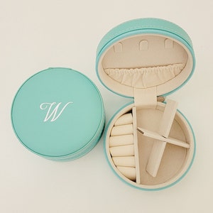 Lovely Round Personalized Travel Jewelry Case Gift for Her|Wedding|Bride|Bridesmaid|Mom|Dad Anniversary|Friends|Coworkers