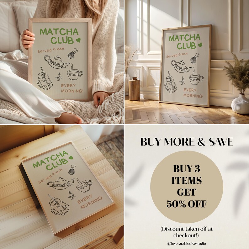Pu&ograve; includere: Una stampa incorniciata con la scritta "MATCHA CLUB" in verde, insieme a illustrazioni di articoli relativi al matcha. Sono incluse anche le frasi "Served fresh" e "EVERY MORNING". La cornice &egrave; di colore legno chiaro.