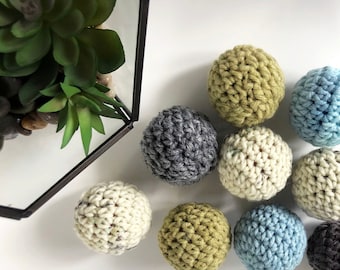 Ball with rattle insert - Pet Toys (Cat Toys, Dog Toys) - Knitted / Crochet