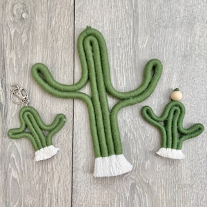 Cactus Macrame Car Mirror Hanger / Cactus Macrame Keyring/ Car Charm / Essential Oil Diffuser / Hanging Car Accessory / Cactus Wall Hanging
