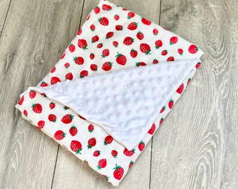 Kocyk truskawkowy dla niemowląt / Kocyk truskawkowy do łóżeczka dziecięcego / Prezent na baby shower / Kocyk polarowy dla niemowląt / Prezent dla dziecka pszczółki / Kocyk do łóżeczka dziecięcego