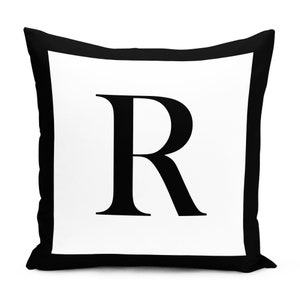 Capa de almofada com impressão digital da letra R, fronha de monograma preto e branco de 43 x 43 cm, design de alfabeto, decoração de sala de estar.